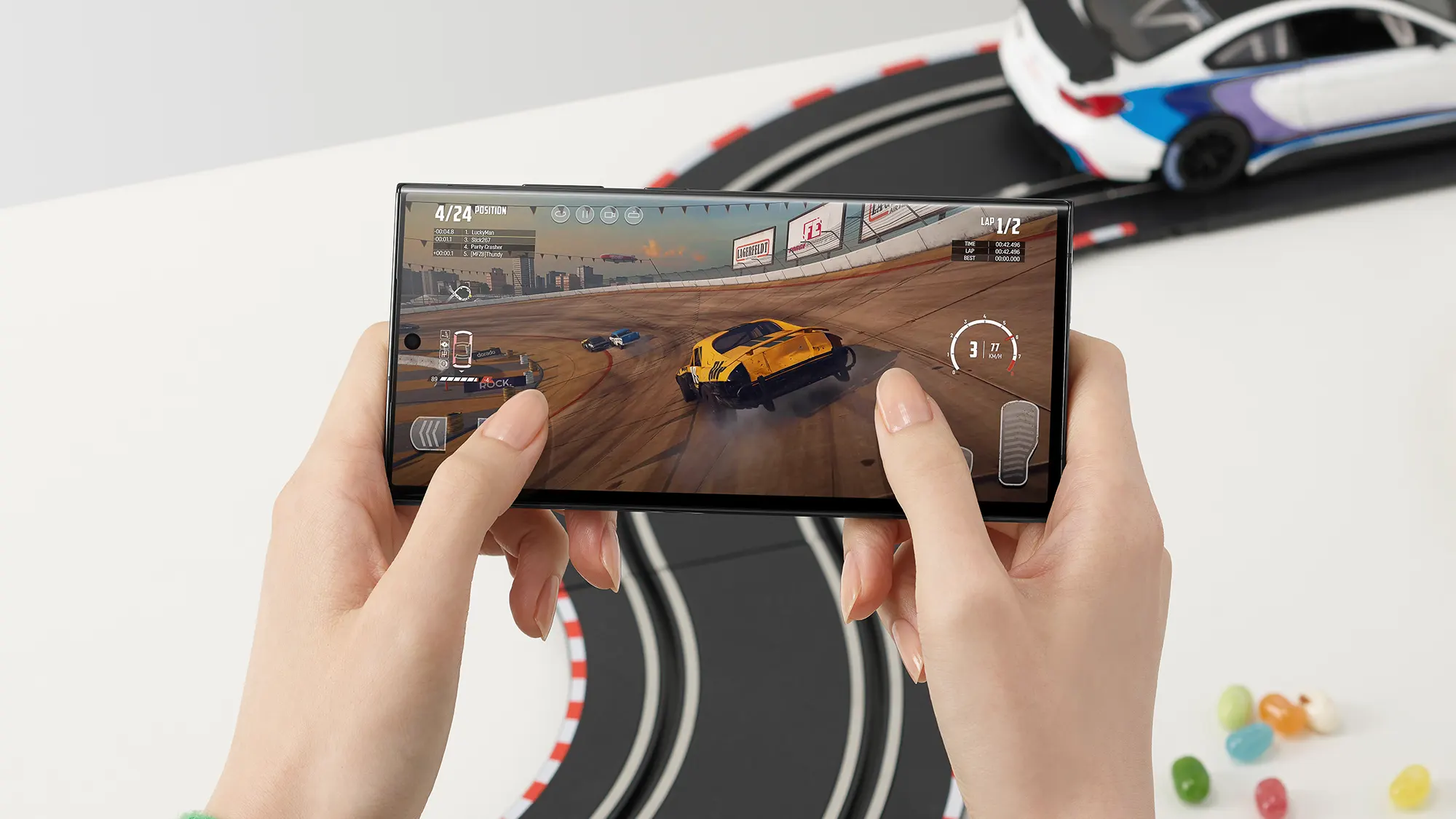 Samsung Galaxy S23 Ultra while playing Game